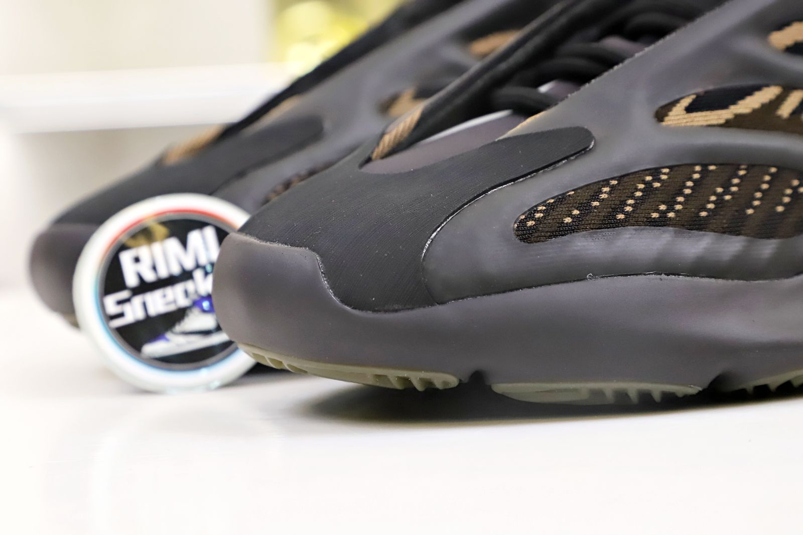 YEEZY 700 V3 'CLAY BROWN'