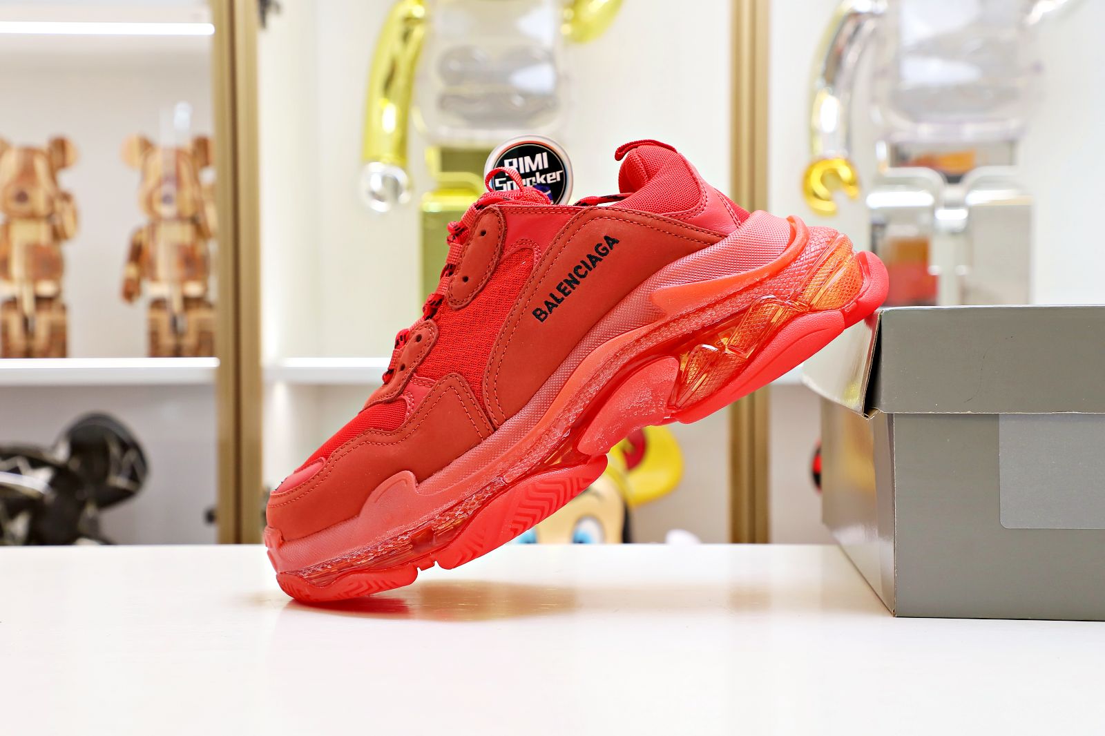Balenciaga  TRIPLE S red