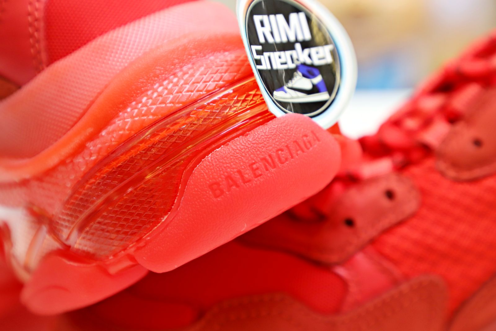 Balenciaga  TRIPLE S red