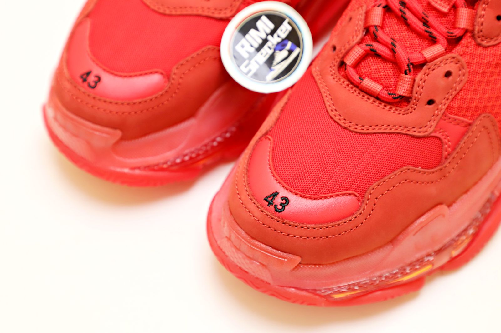 Balenciaga  TRIPLE S red