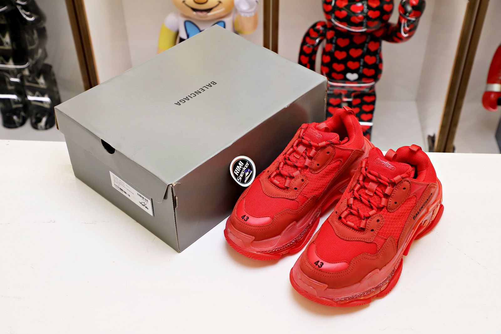 Balenciaga  TRIPLE S red