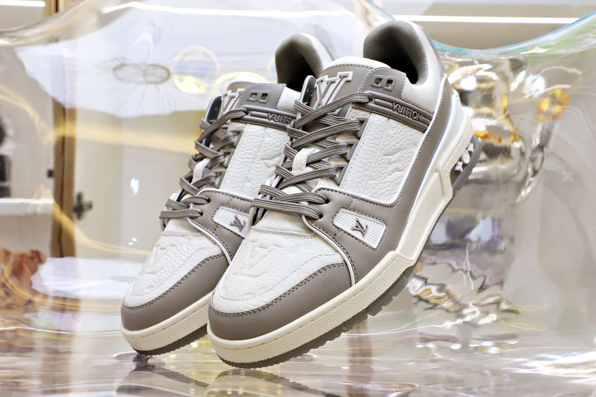 L/V Trainer