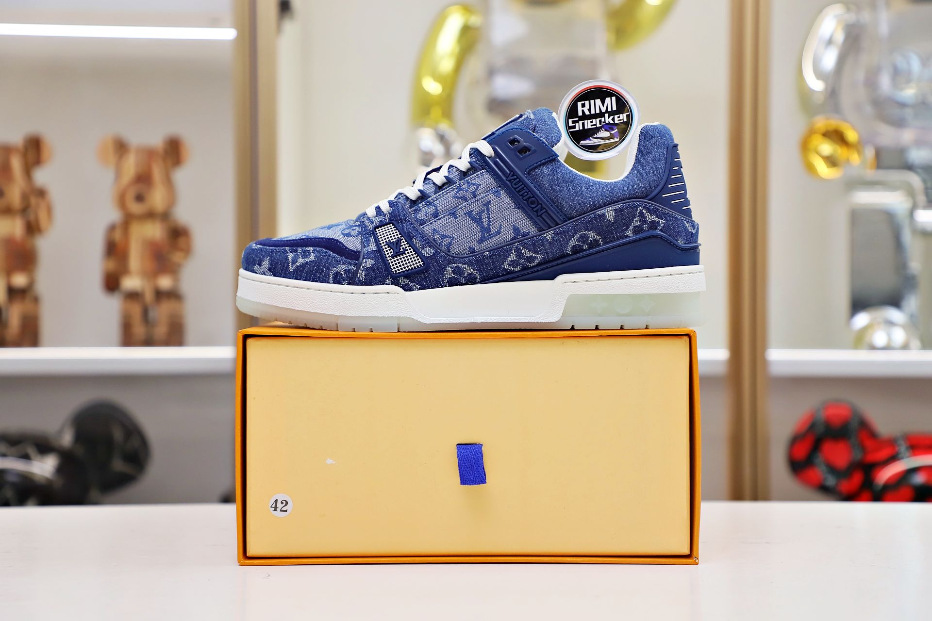 L/V Trainer