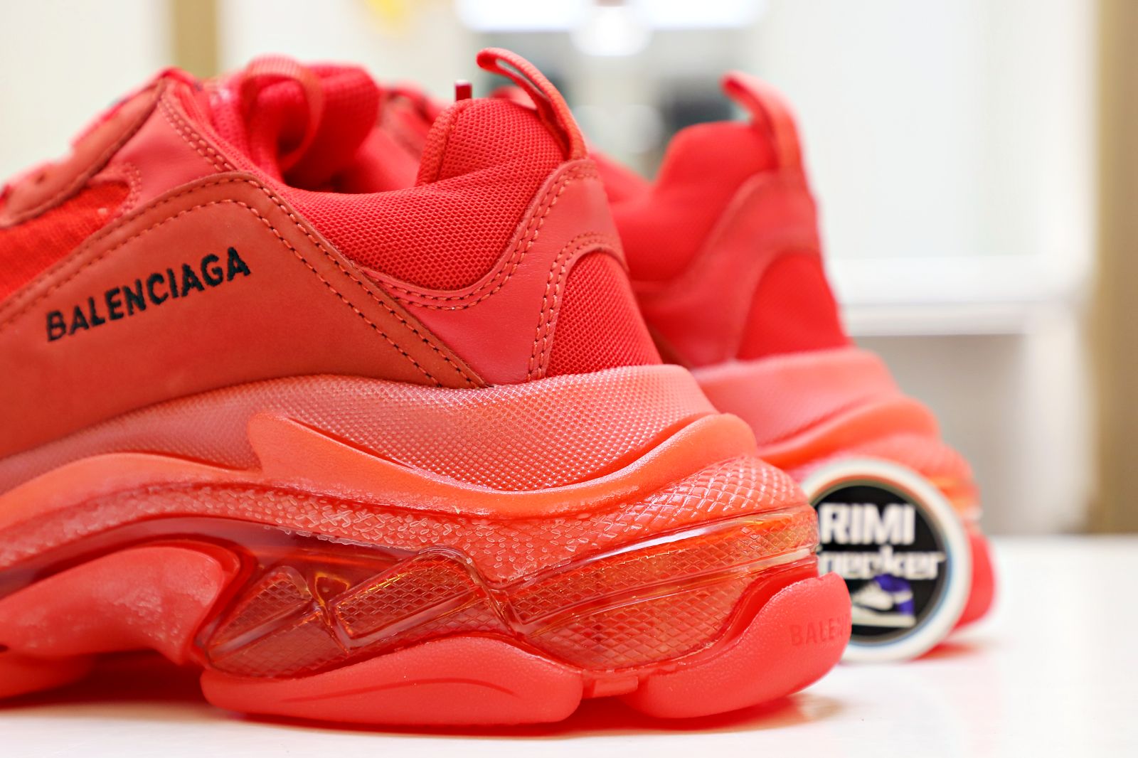 Balenciaga  TRIPLE S red