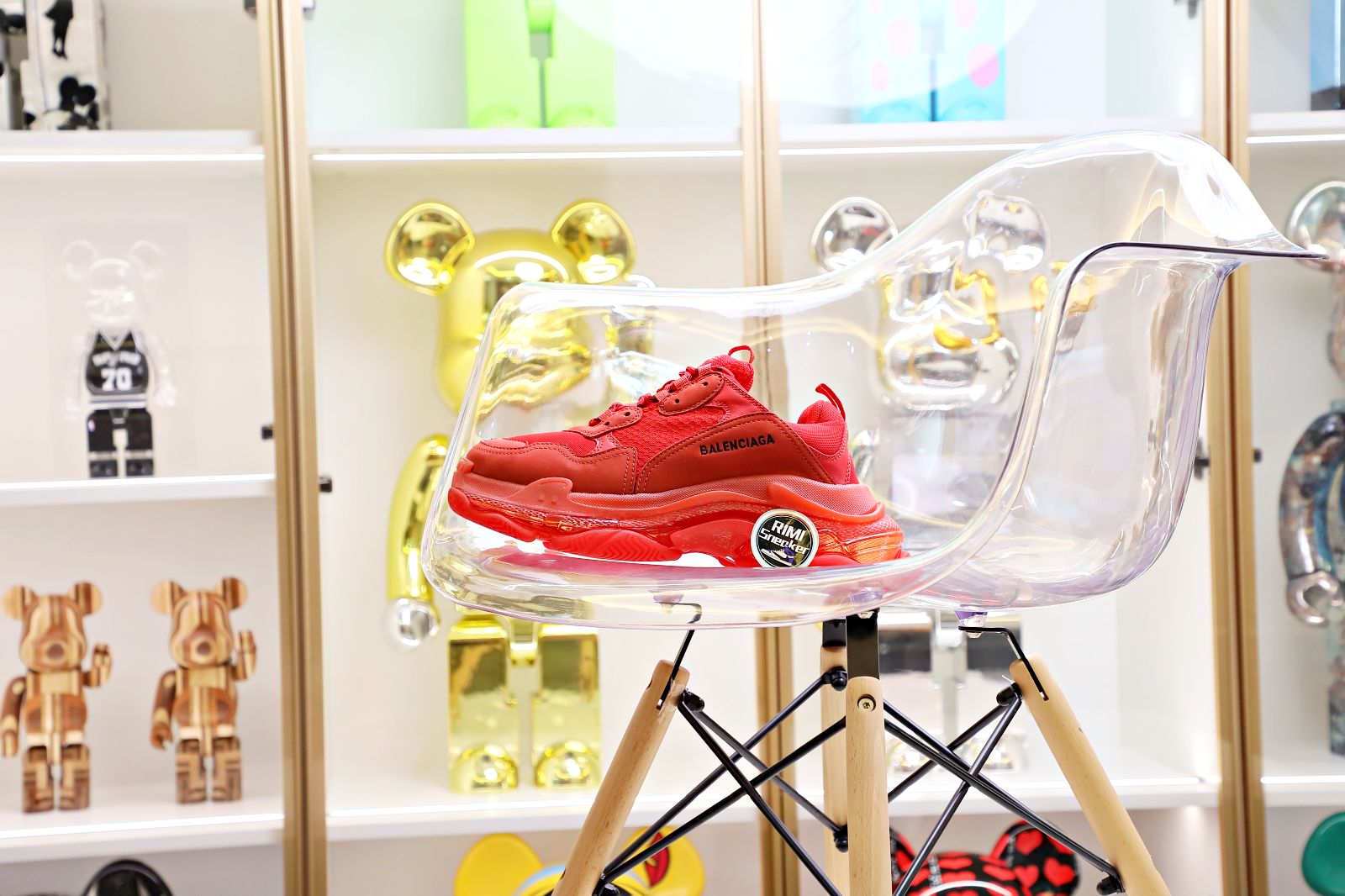 Balenciaga  TRIPLE S red