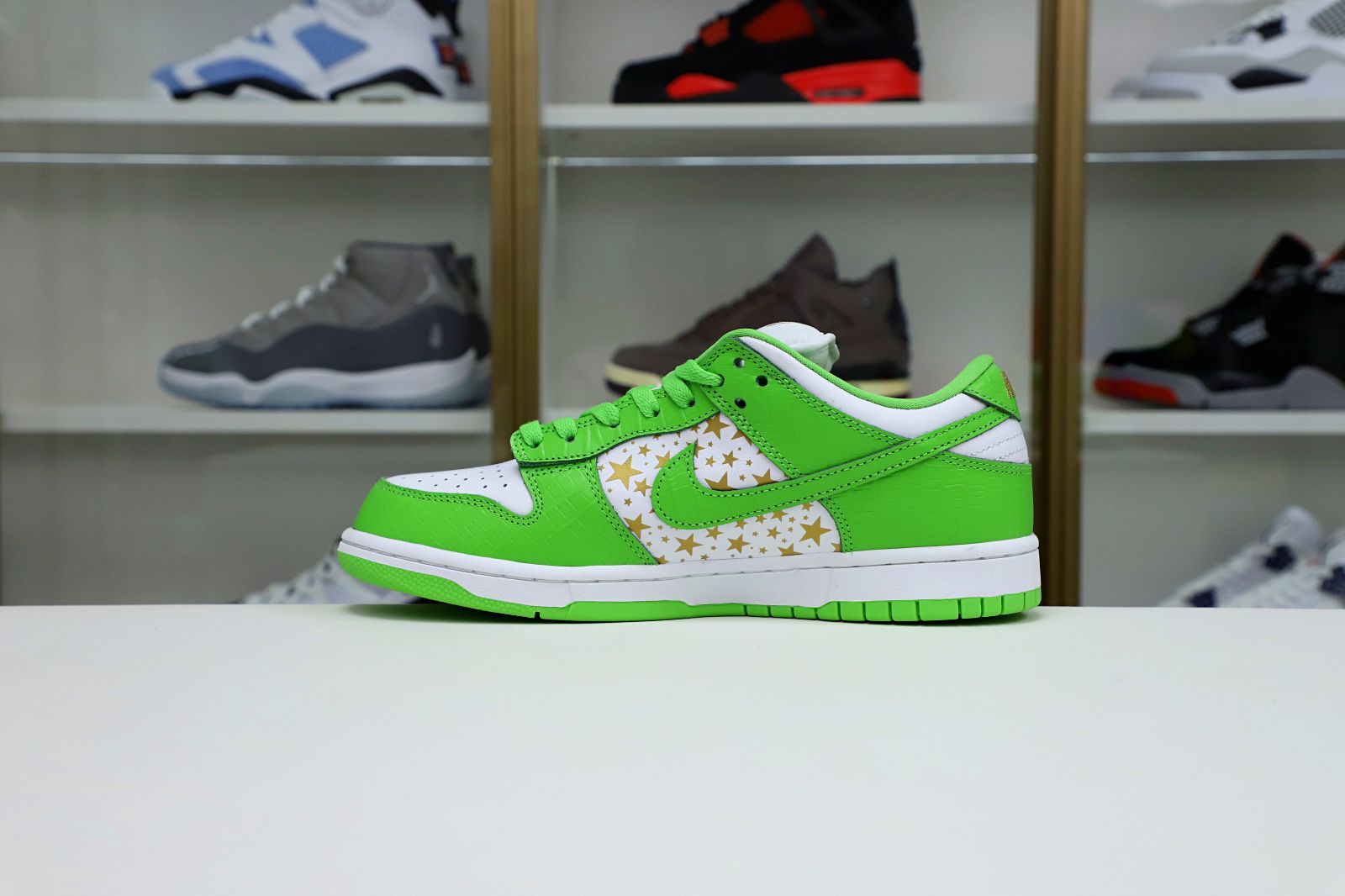 Supreme x Nike SB Dunk Low