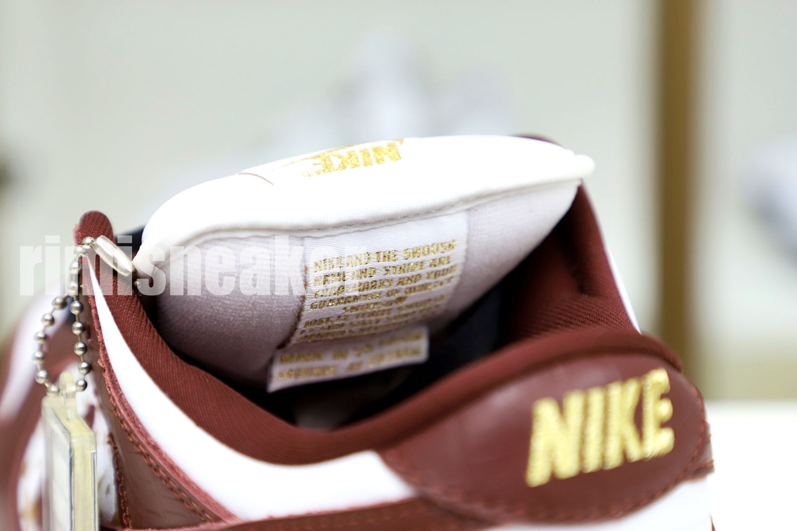 Supreme x Nike SB Dunk Low