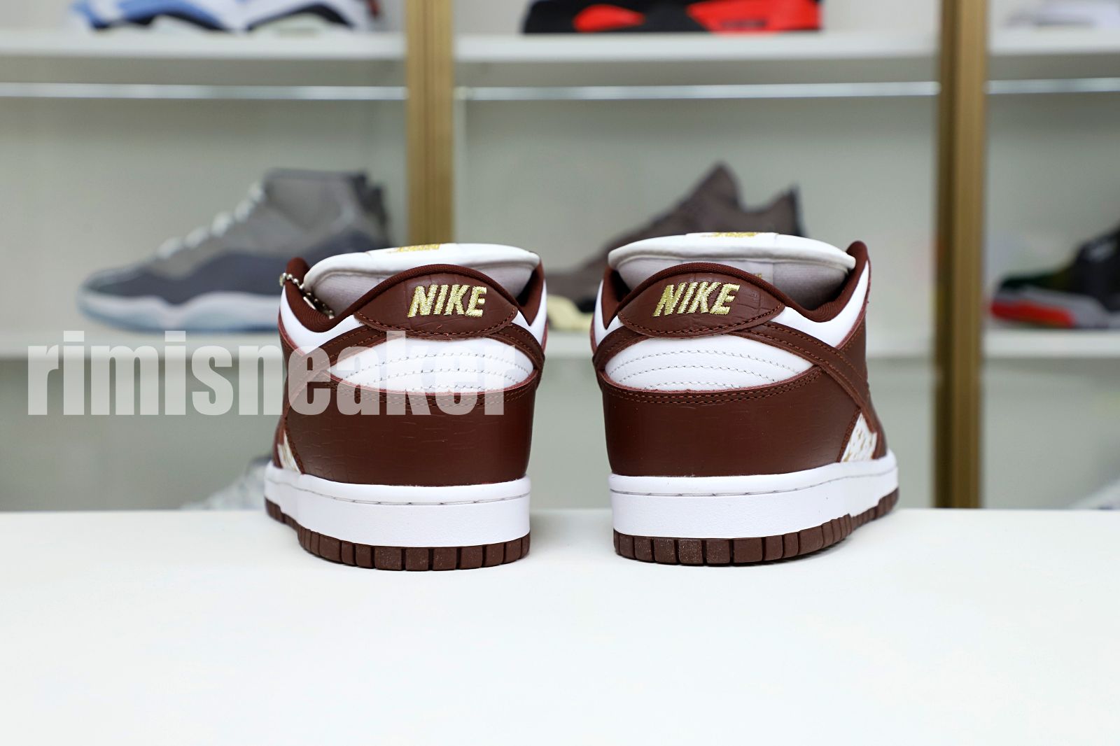 Supreme x Nike SB Dunk Low