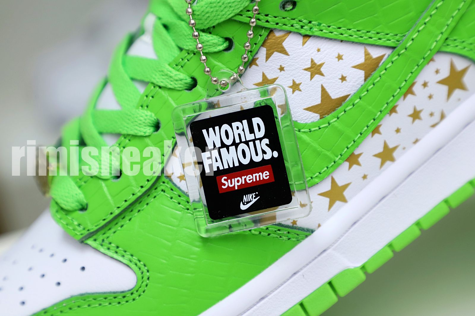 Supreme x Nike SB Dunk Low
