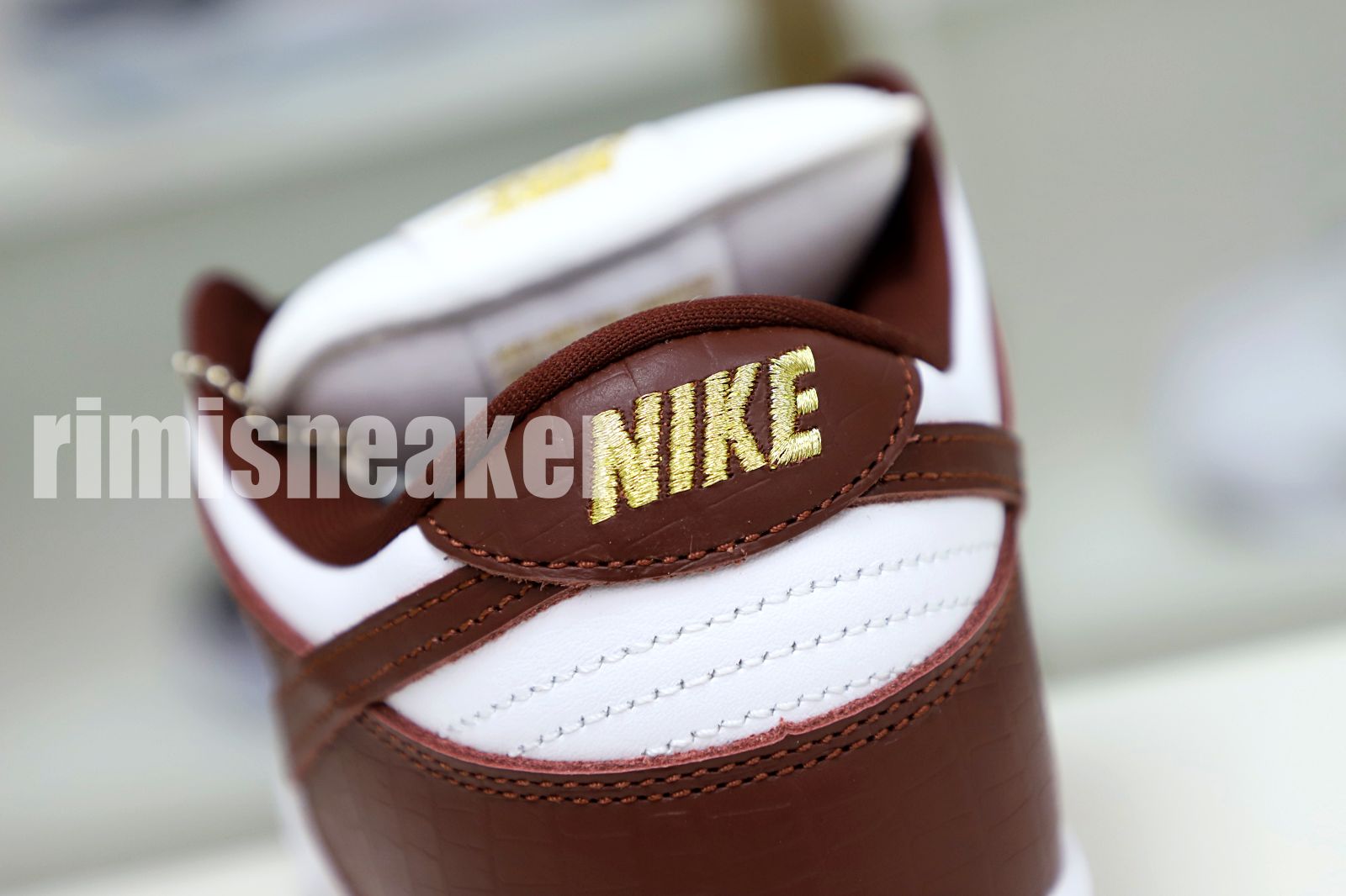 Supreme x Nike SB Dunk Low