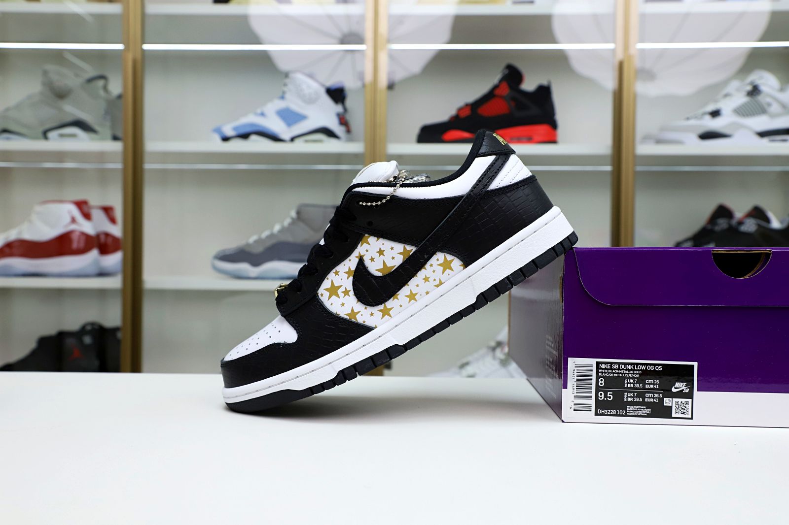 Supreme x Nike SB Dunk Low