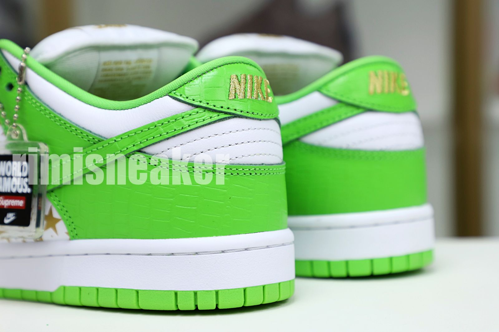 Supreme x Nike SB Dunk Low