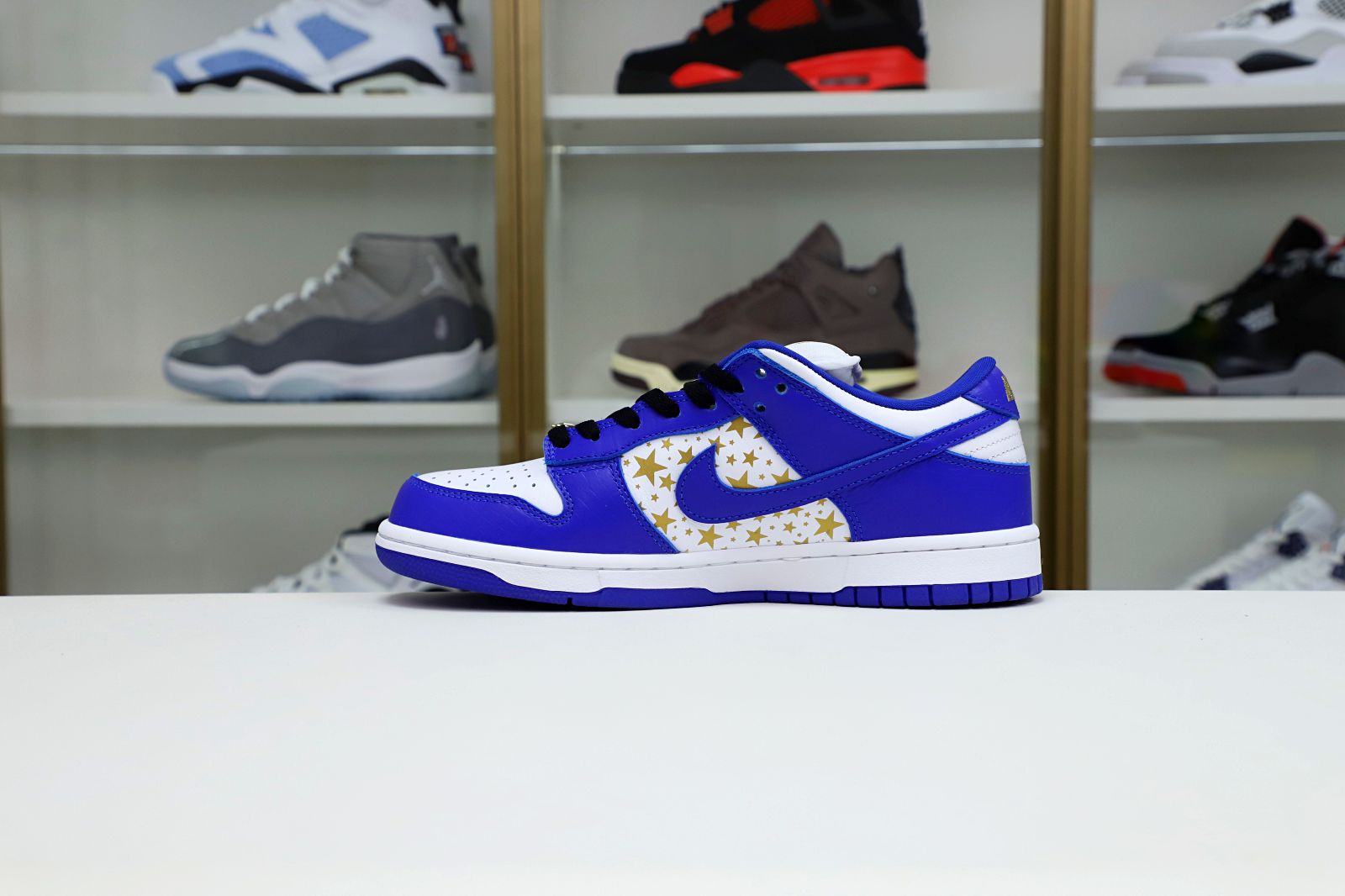 Supreme x Nike SB Dunk Low