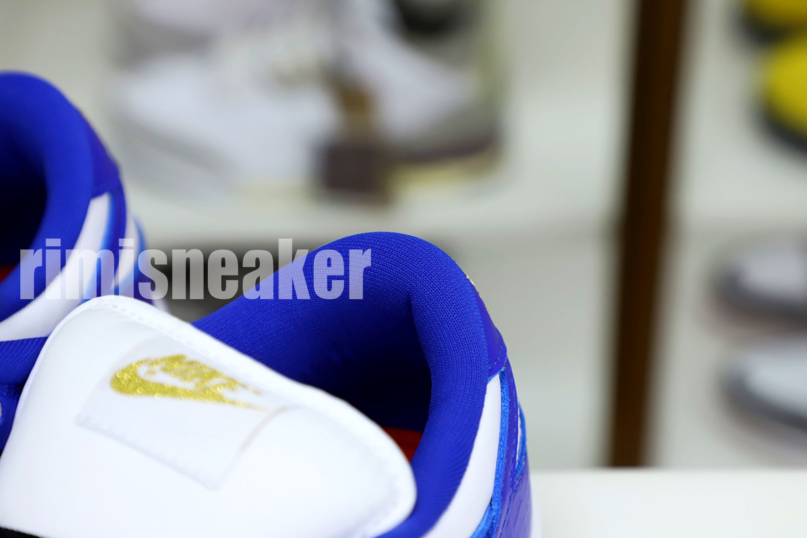 Supreme x Nike SB Dunk Low