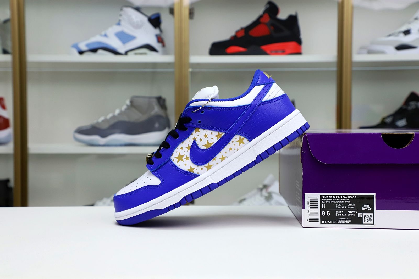 Supreme x Nike SB Dunk Low