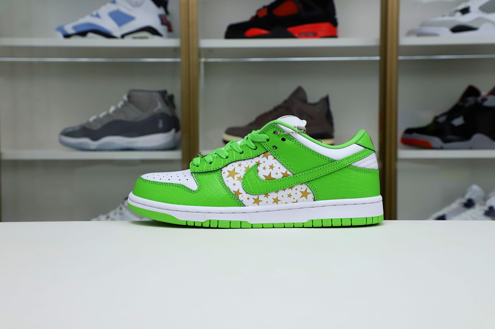 Supreme x Nike SB Dunk Low