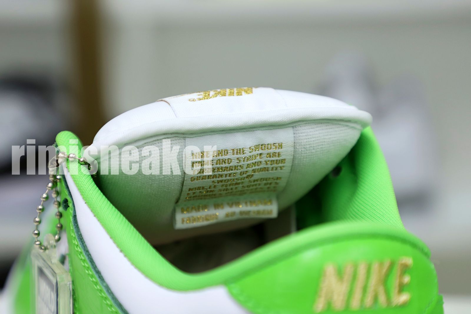 Supreme x Nike SB Dunk Low