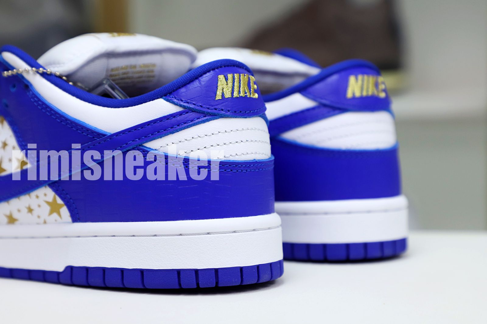 Supreme x Nike SB Dunk Low