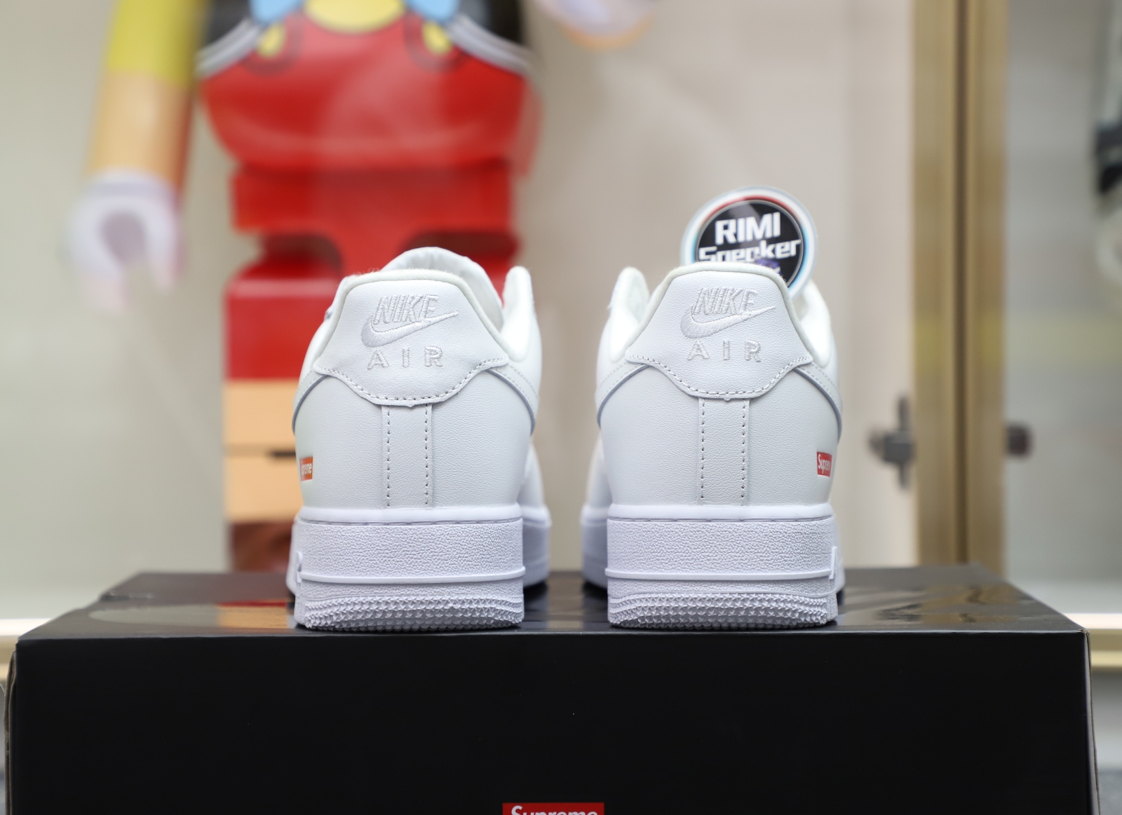 Supreme Nike Air Force 1 Low