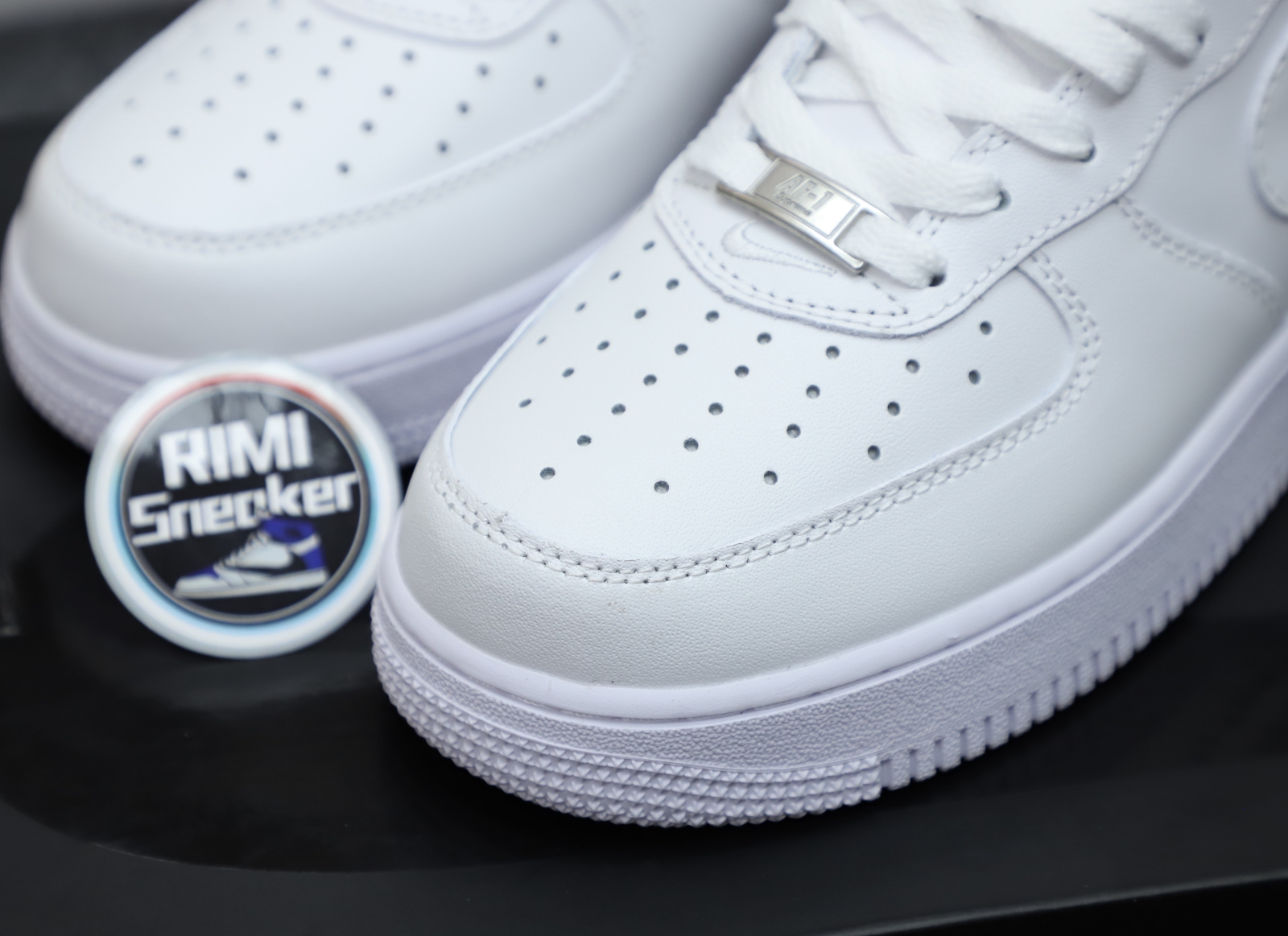 Supreme Nike Air Force 1 Low