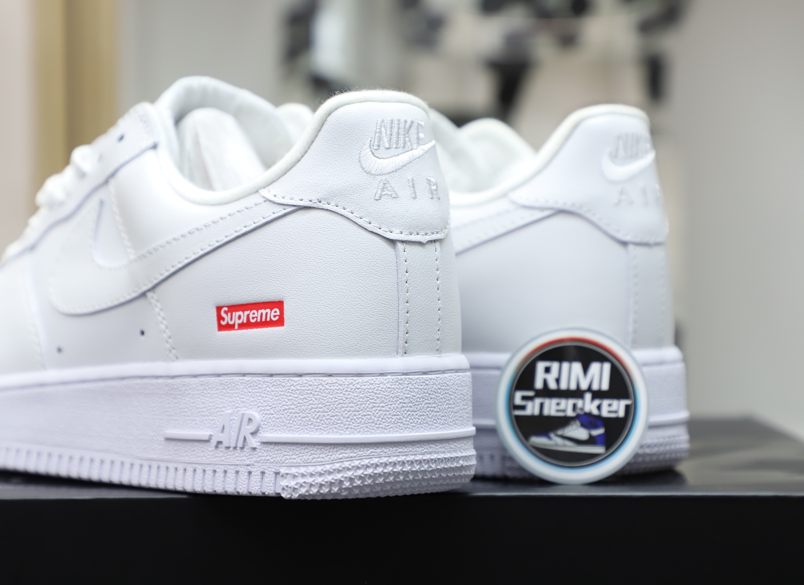 Supreme Nike Air Force 1 Low