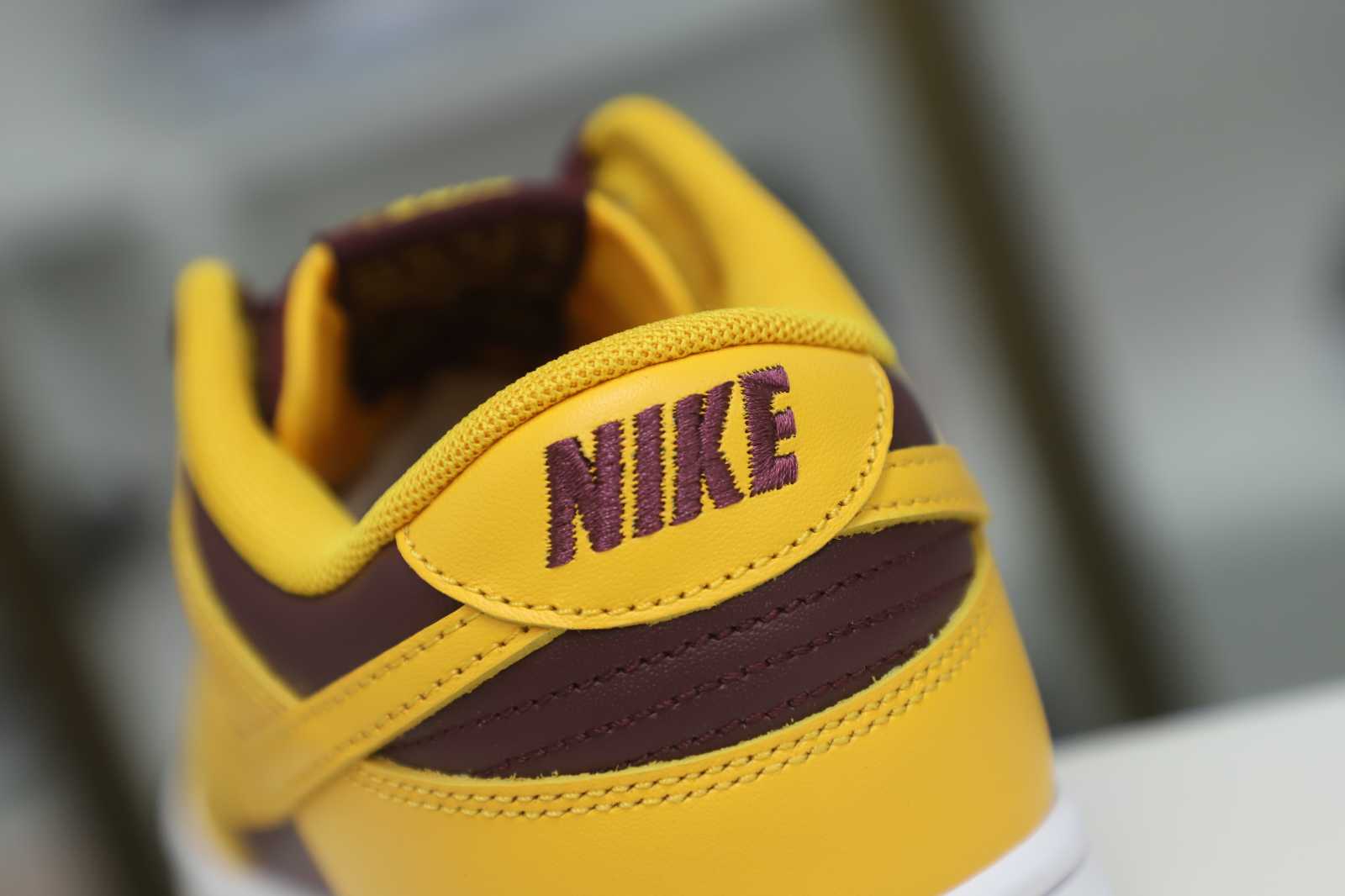 Nike Dunk Low retro