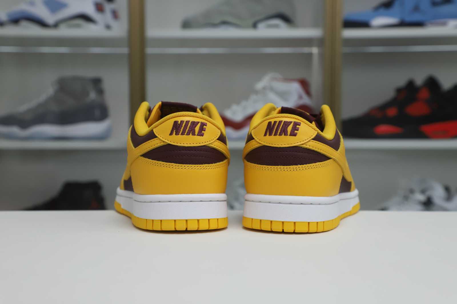Nike Dunk Low retro