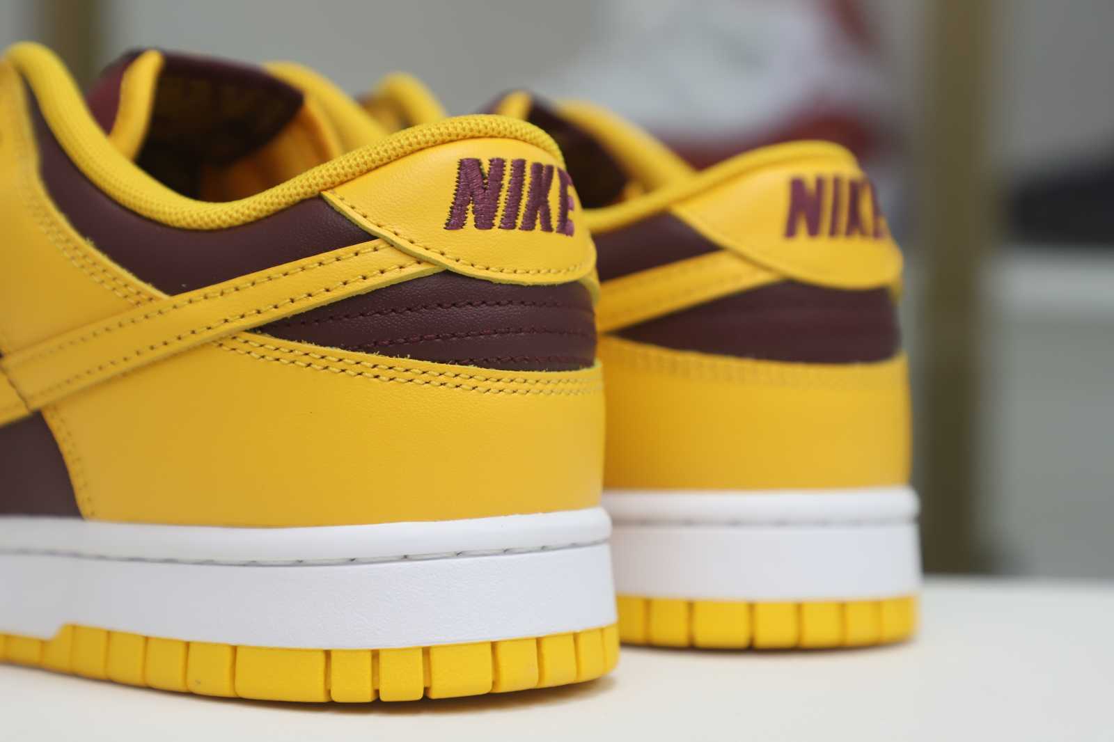 Nike Dunk Low retro