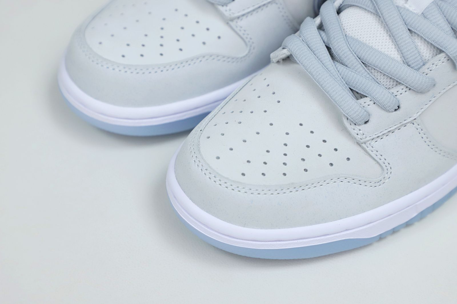 Concepts x Nike SB Dunk Low White Lobster
