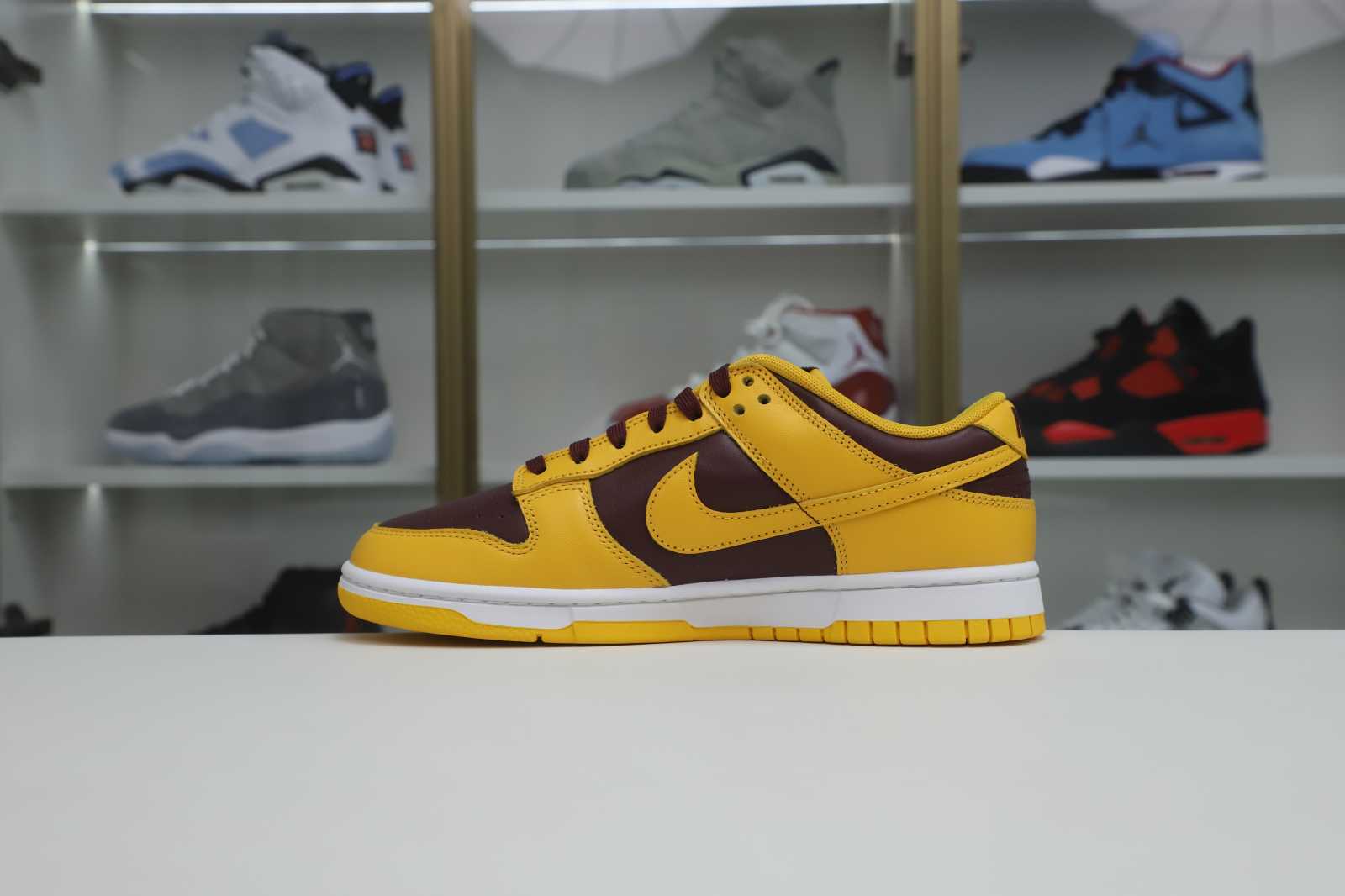 Nike Dunk Low retro