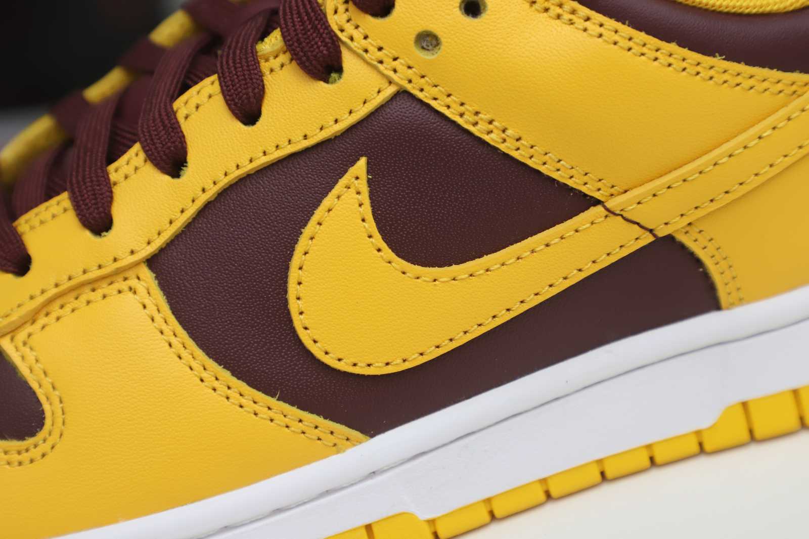 Nike Dunk Low retro