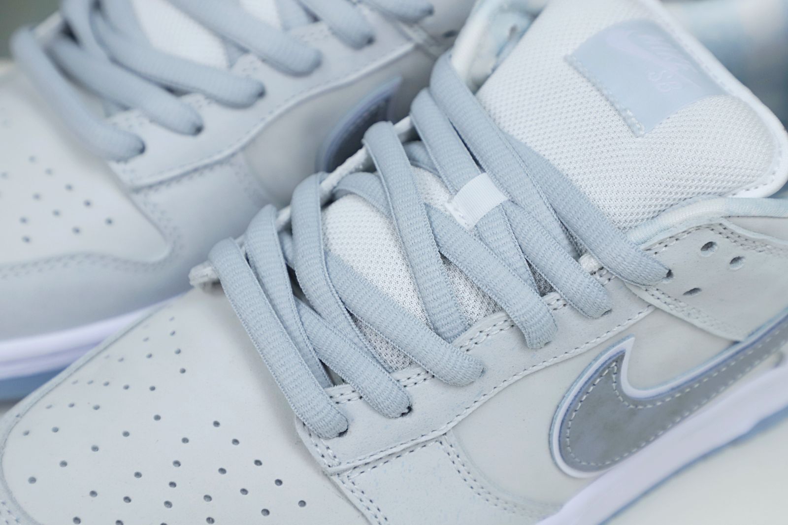 Concepts x Nike SB Dunk Low White Lobster