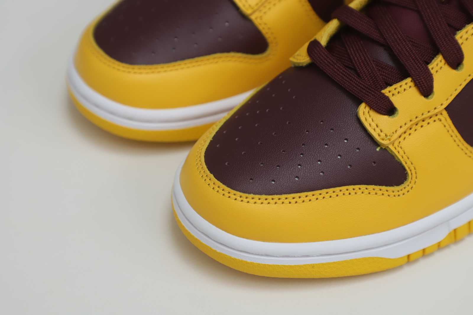 Nike Dunk Low retro