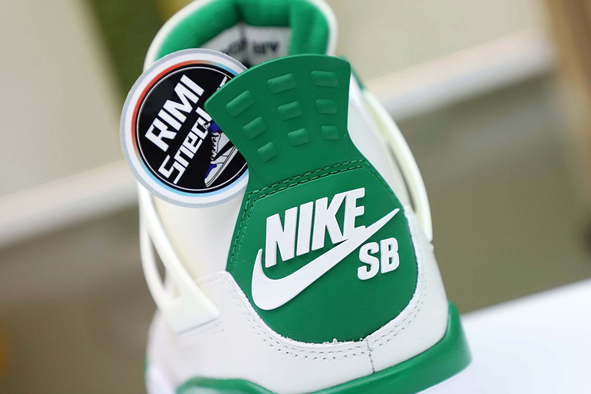NIKE SB X AIR JORDAN 4 RETRO 'PINE GREEN'