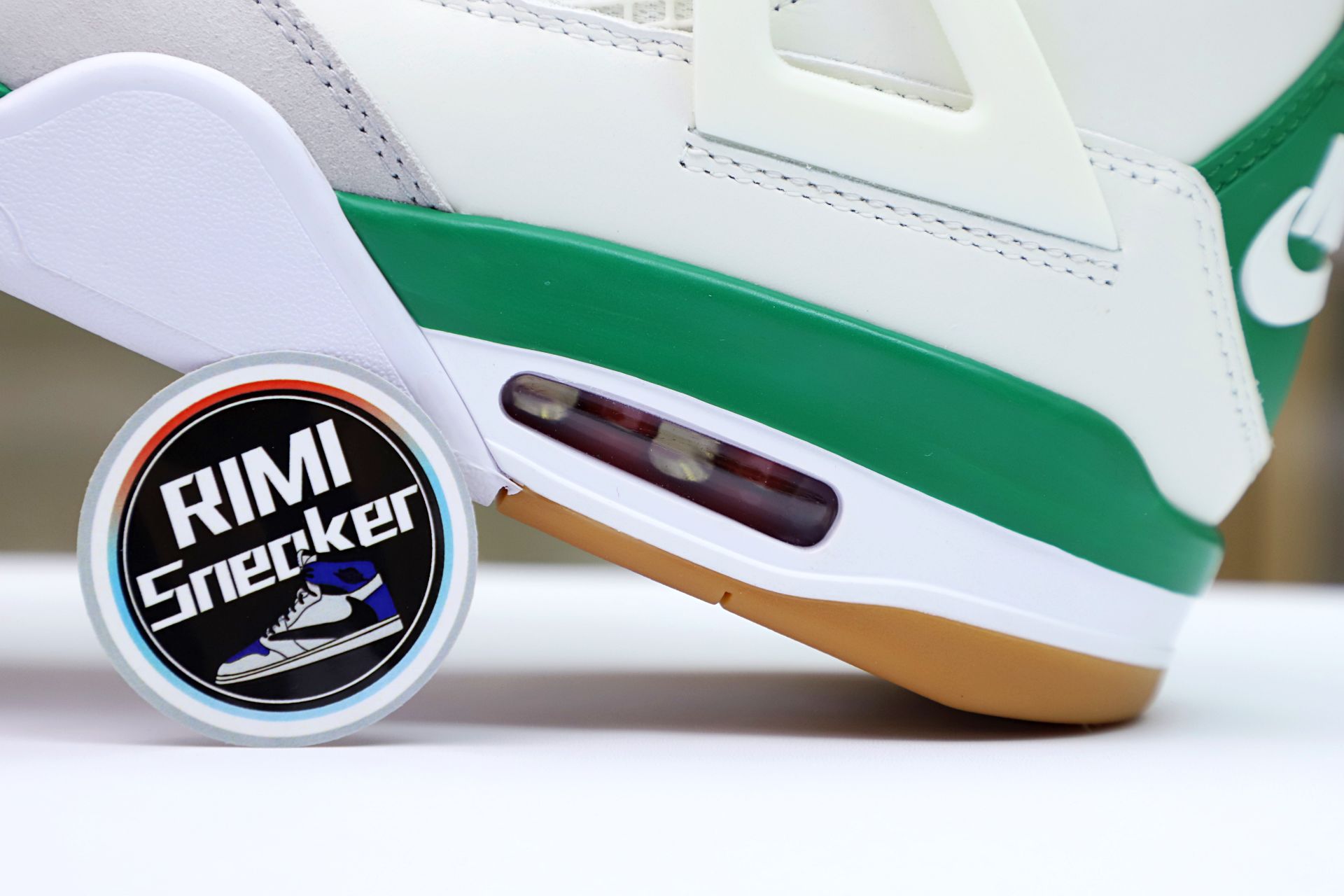 NIKE SB X AIR JORDAN 4 RETRO 'PINE GREEN'