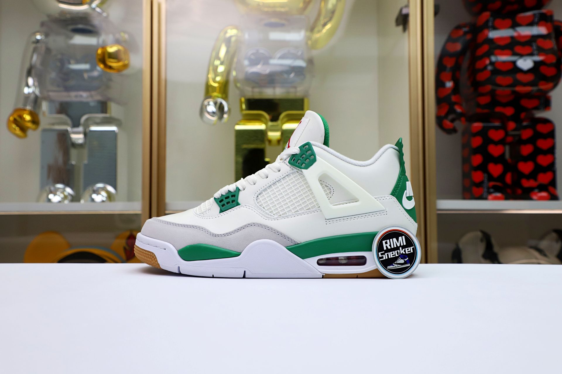 NIKE SB X AIR JORDAN 4 RETRO 'PINE GREEN'