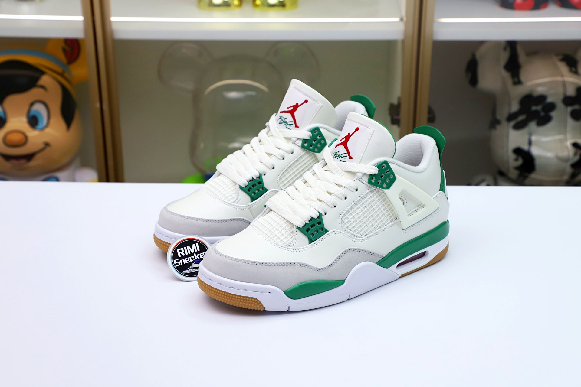 NIKE SB X AIR JORDAN 4 RETRO 'PINE GREEN'