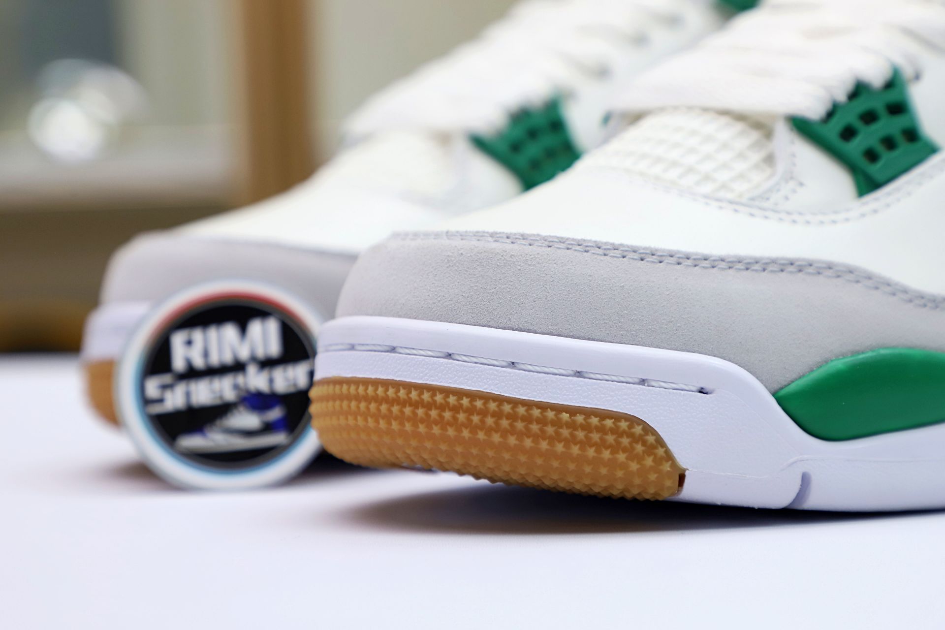 NIKE SB X AIR JORDAN 4 RETRO 'PINE GREEN'