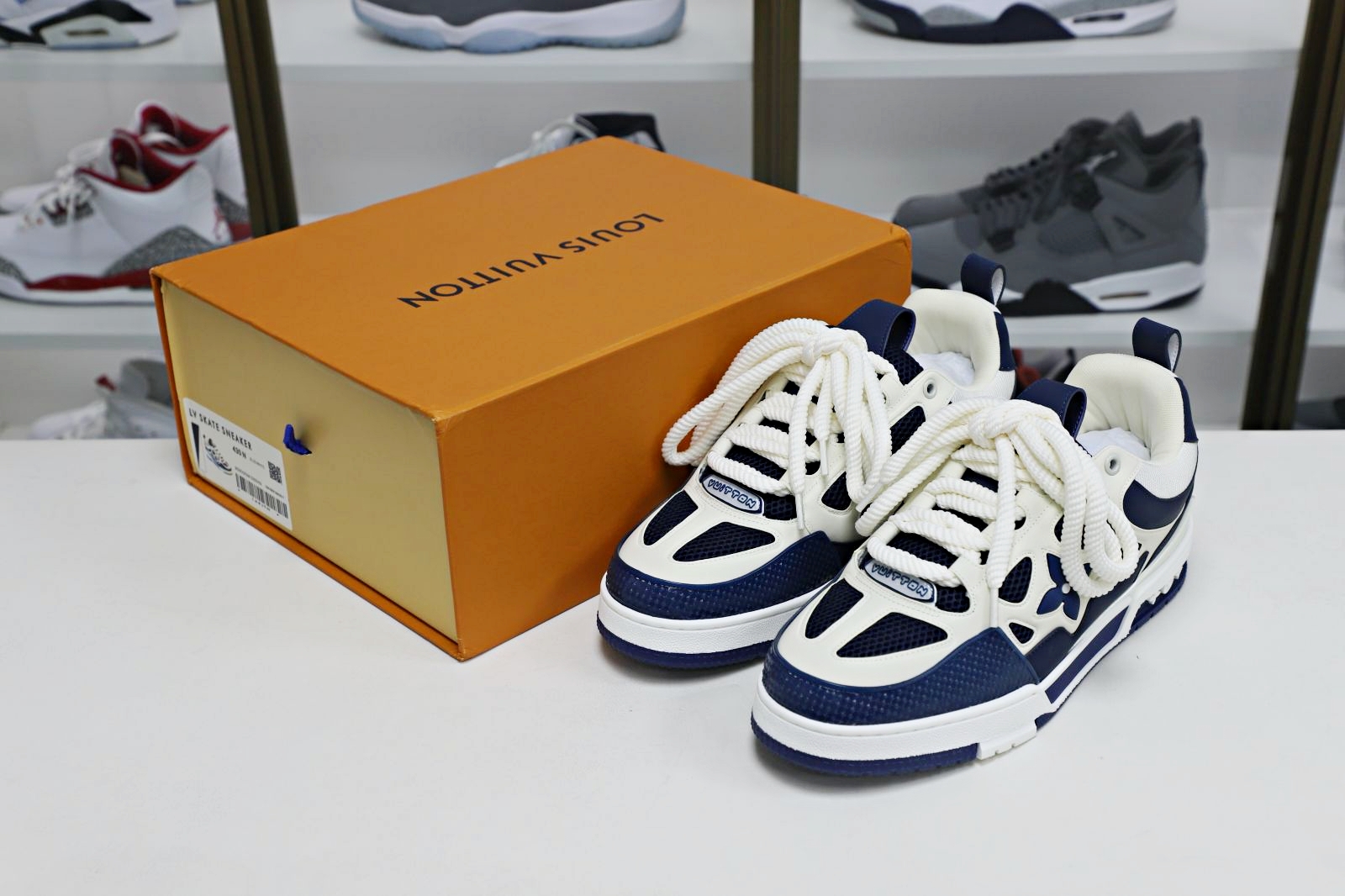 L/V Trainer