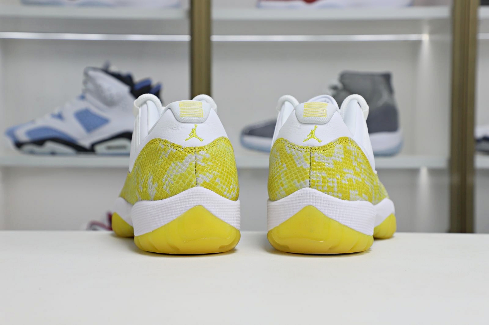 Air Jordan 11 Retro Low