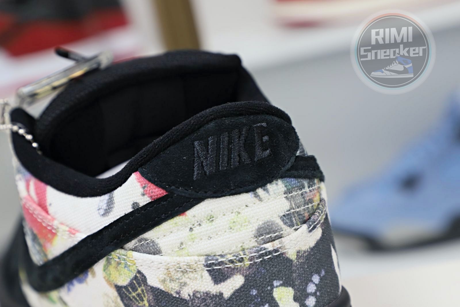 Supreme x Nike SB DunkLow