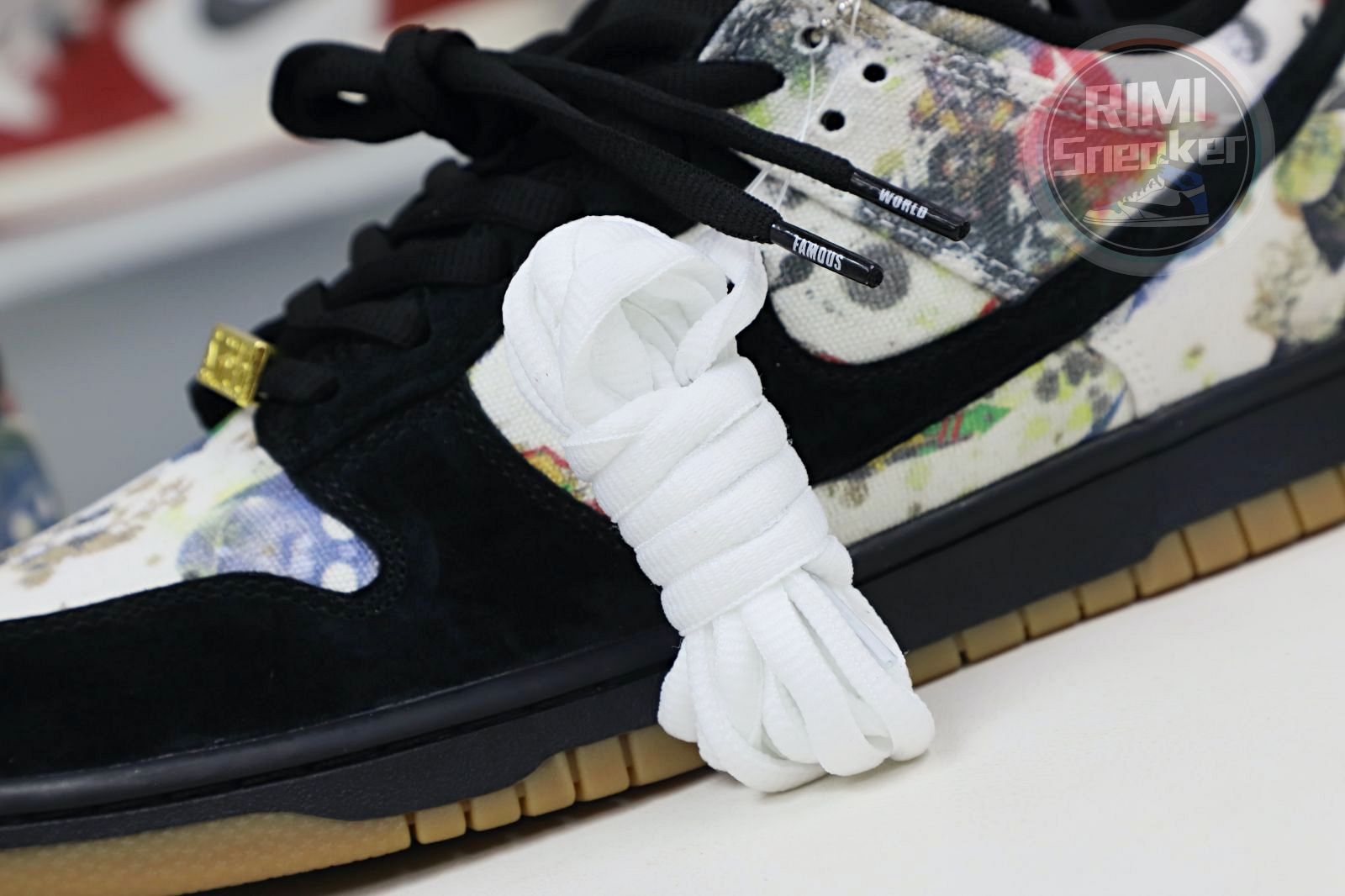 Supreme x Nike SB DunkLow