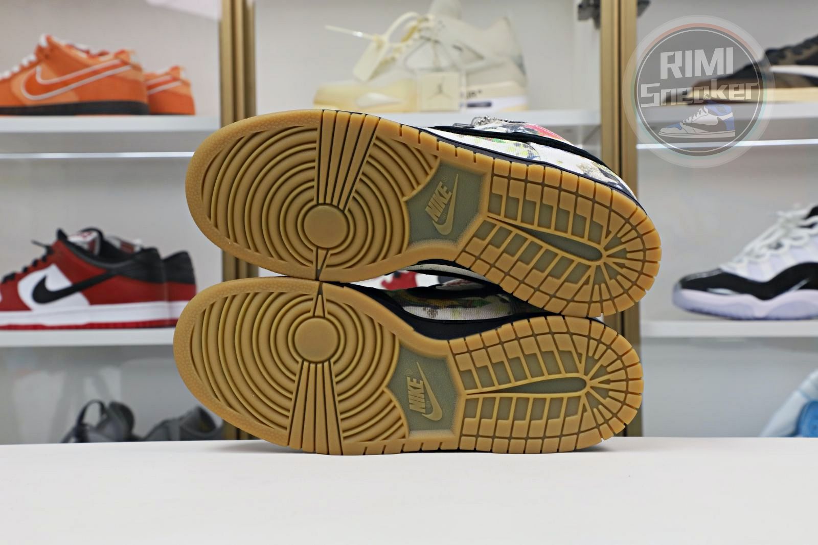 Supreme x Nike SB DunkLow