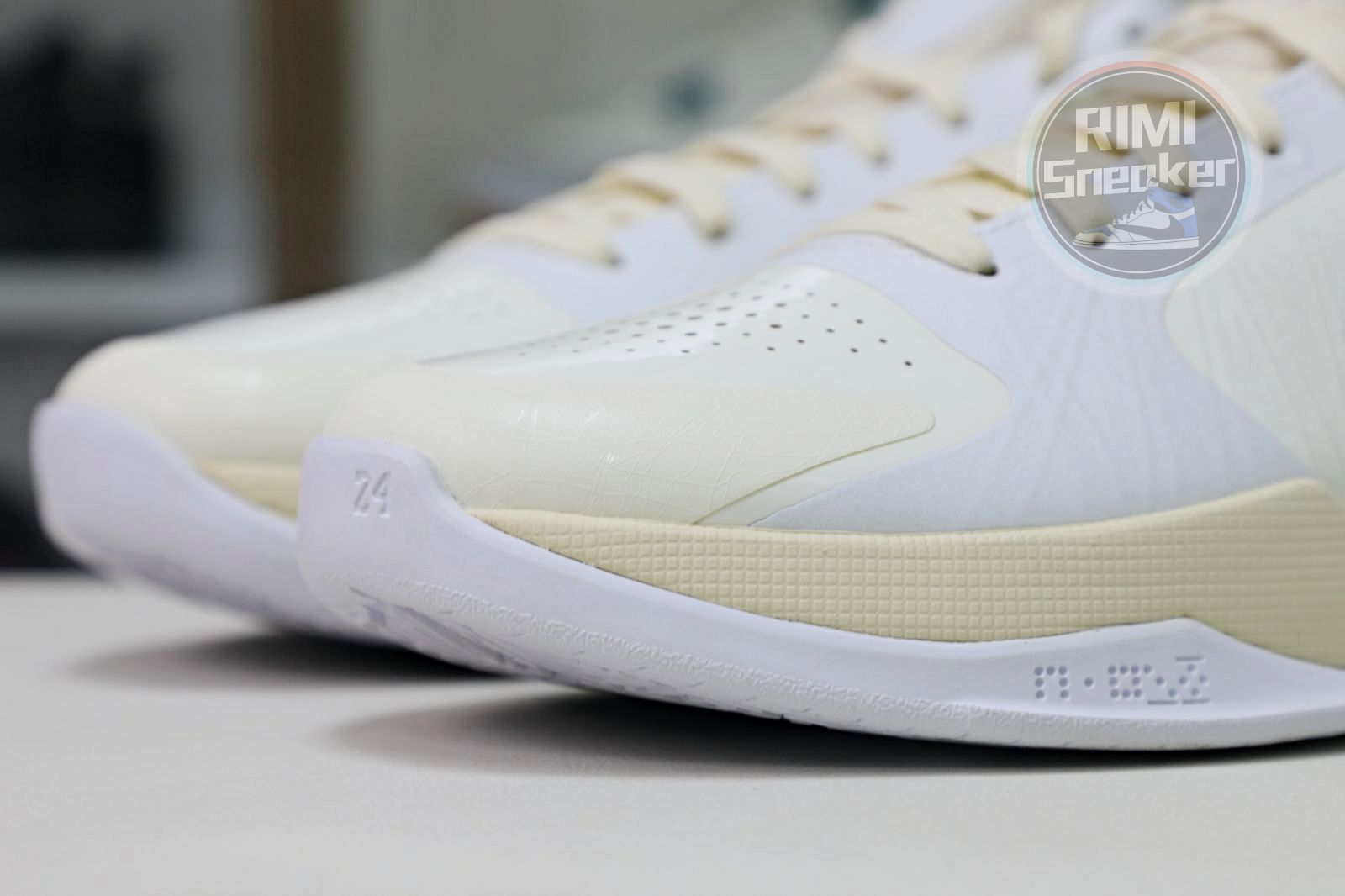 OFF-WHITEX  Nike Zoom Kobe5