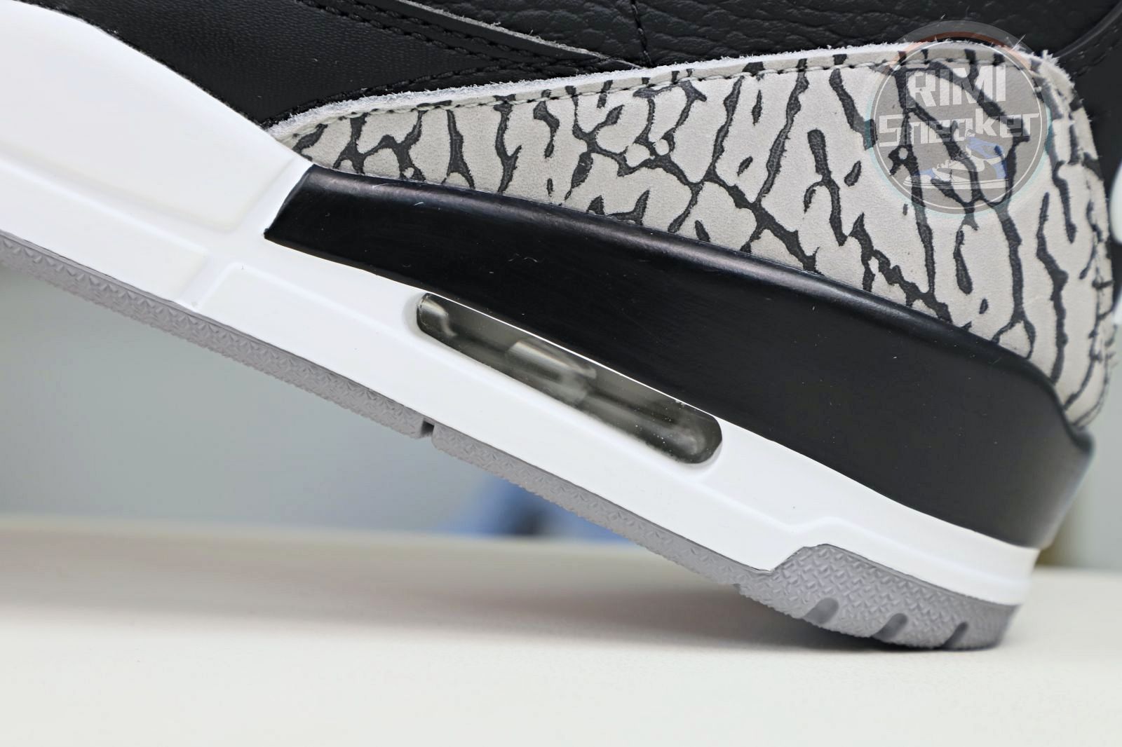 AIR JORDAN 3 RETRO OG 'BLACK CEMENT' 2018(854262-001)