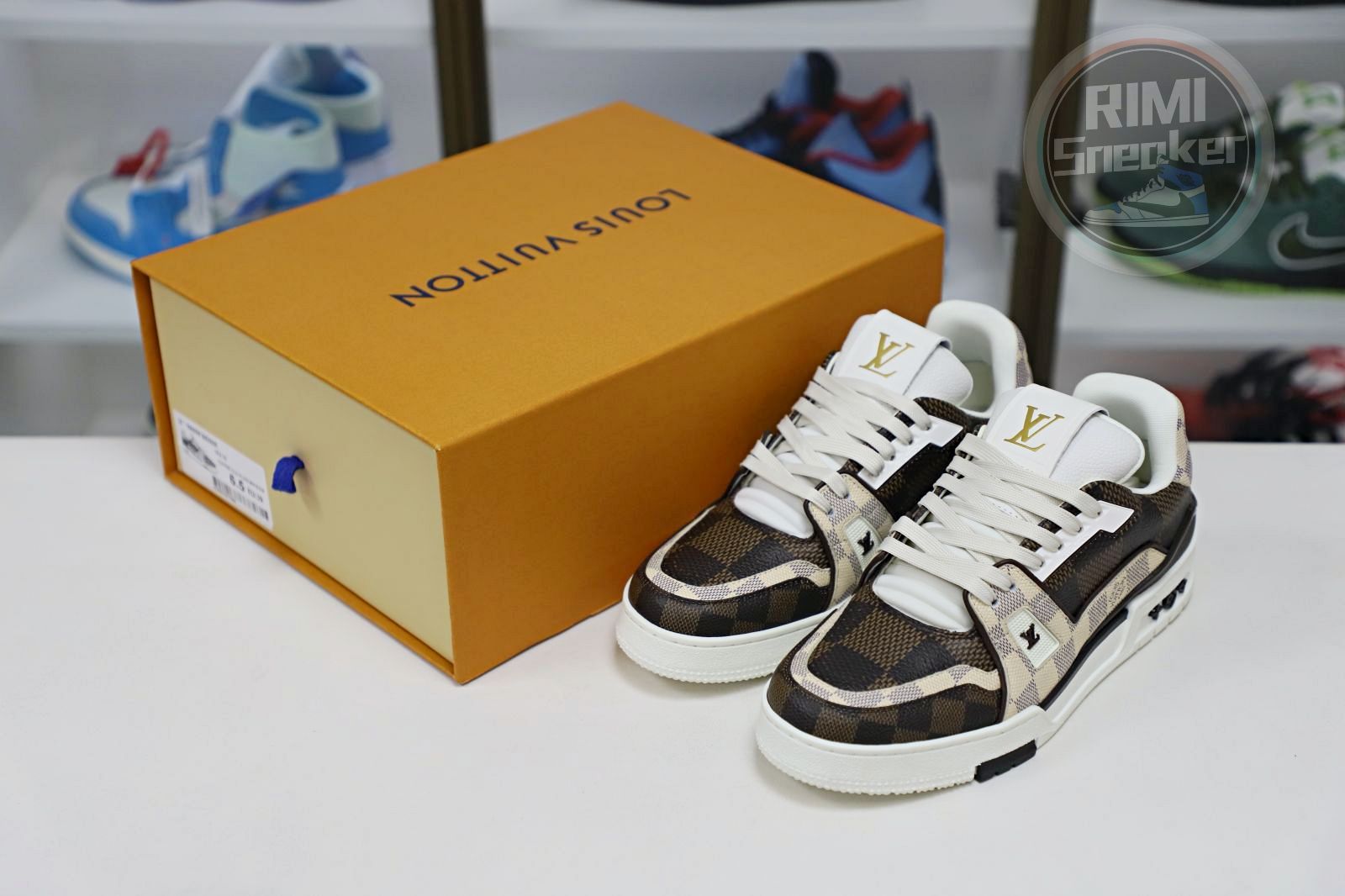 L/V Trainer