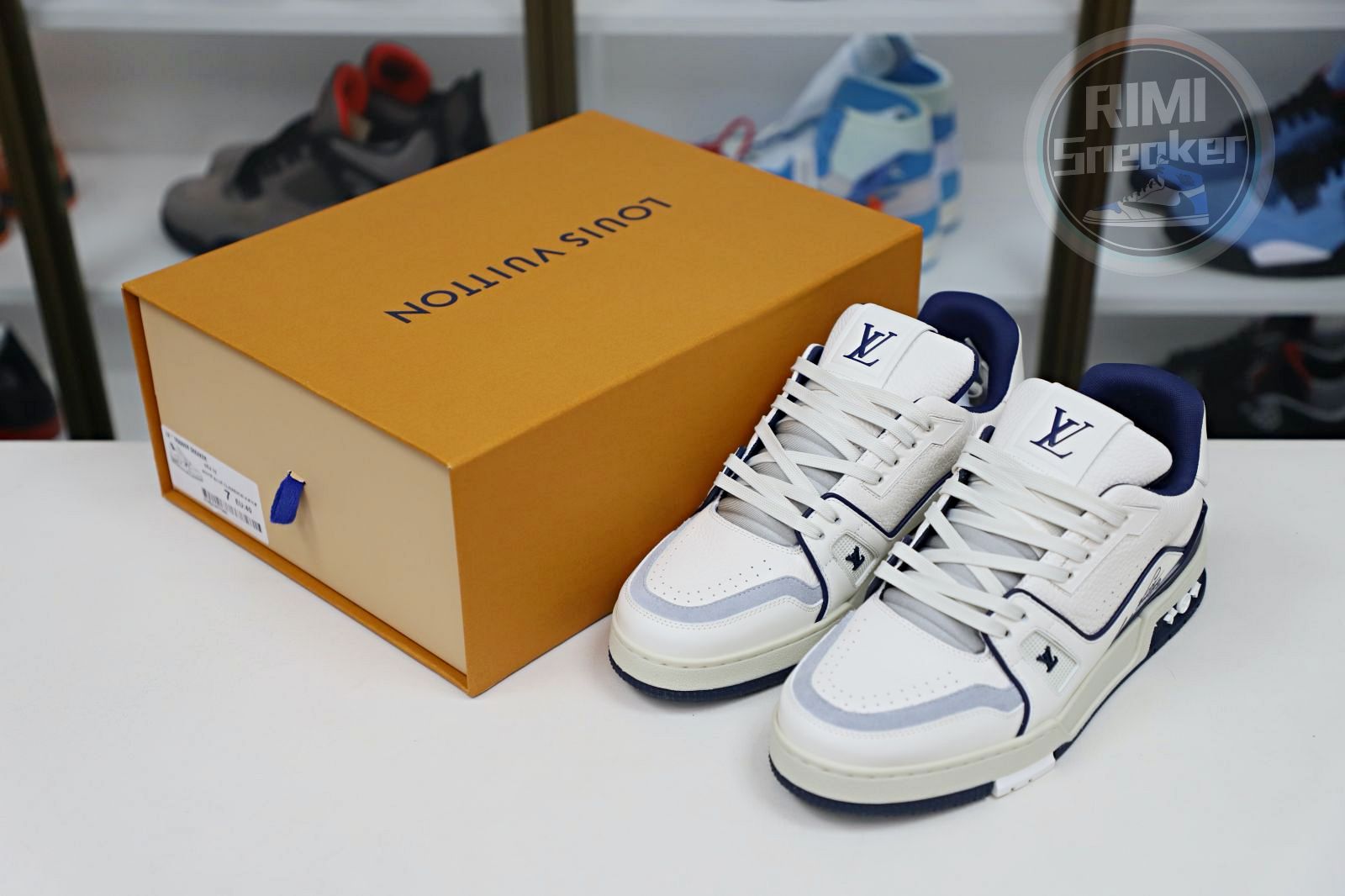 L/V Trainer