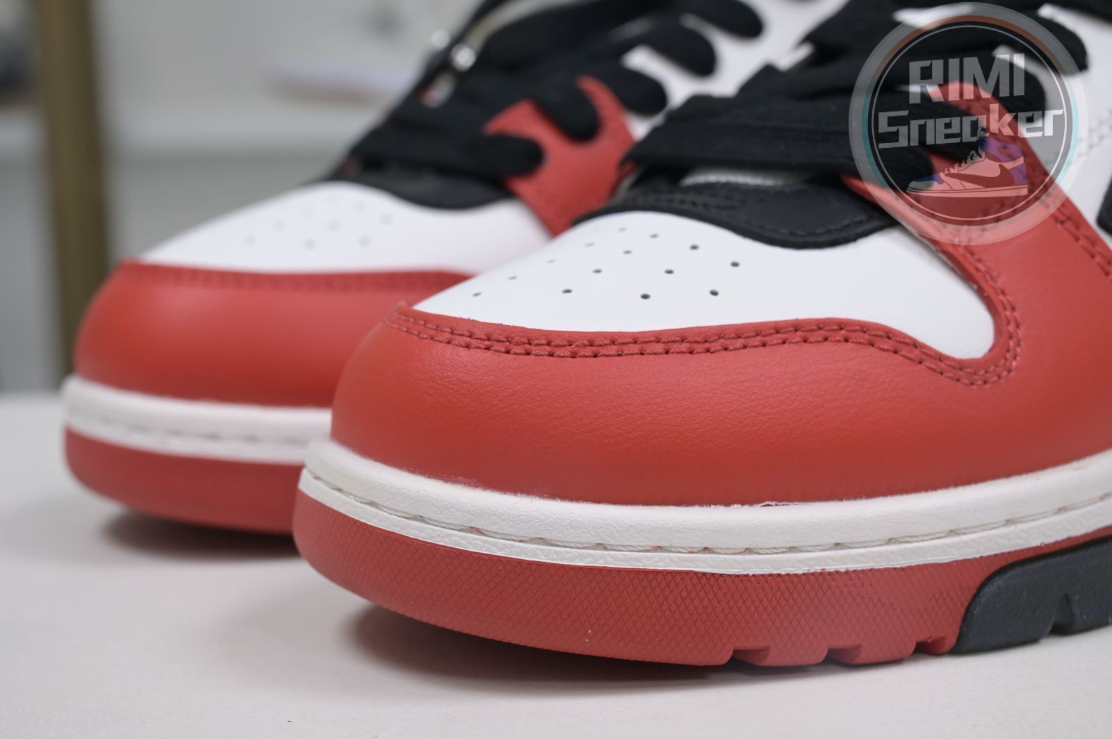 OFF-WHITE Out Of Office