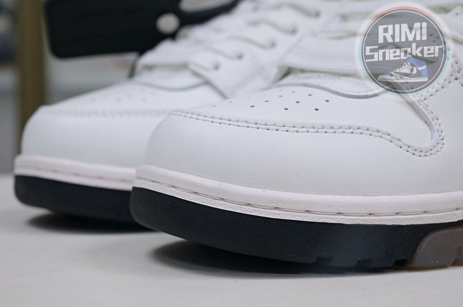 OFF-WHITE Out Of Office
