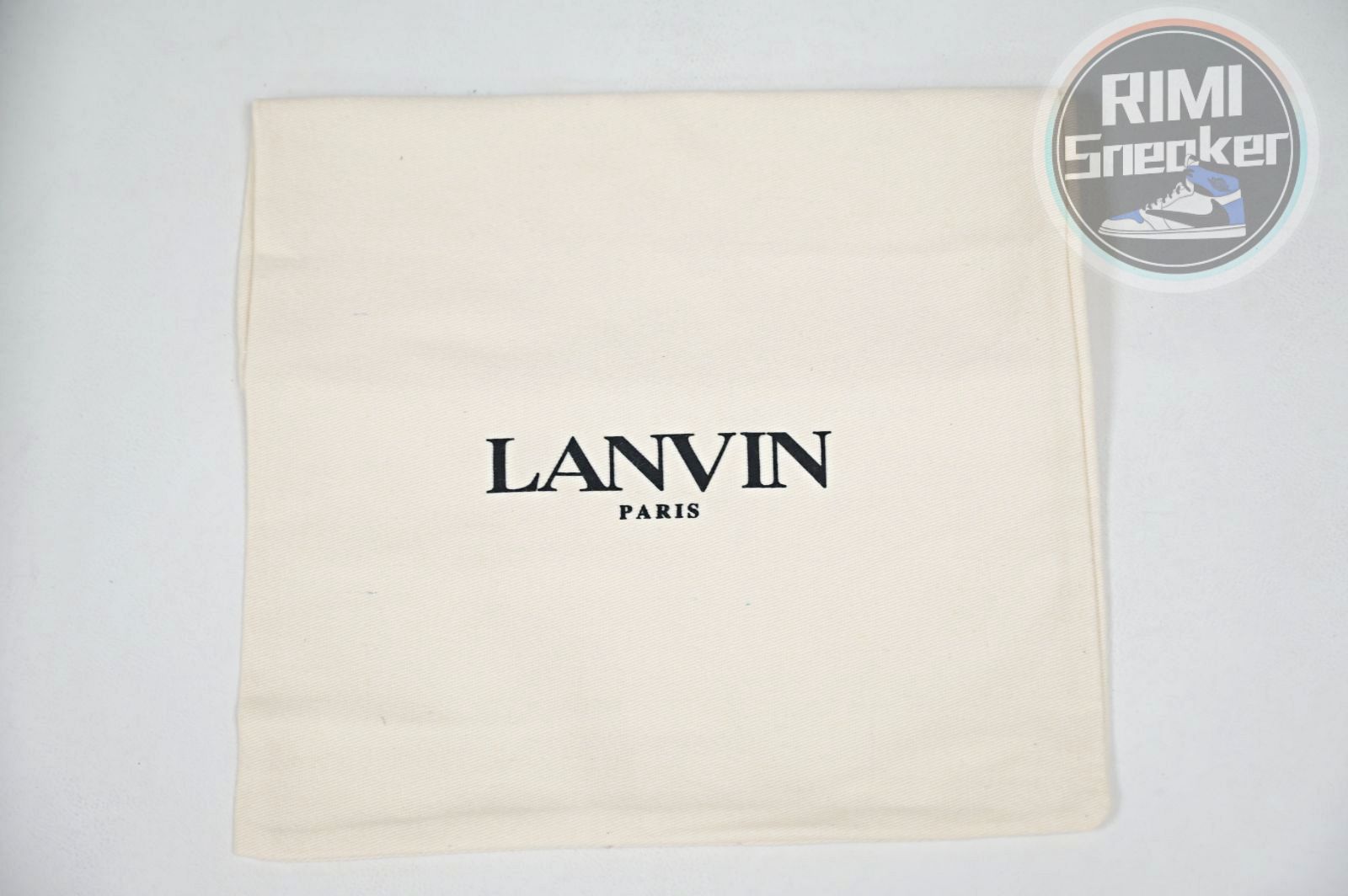 Lanvin  Curb